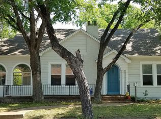 301 W 10th St, Bonham, TX 75418