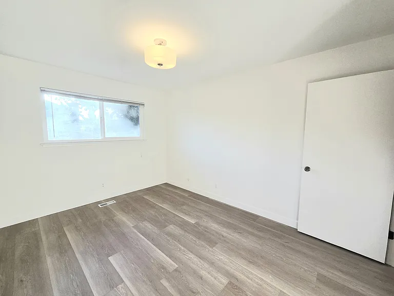 910 Academy Ave #910 — Photo 14