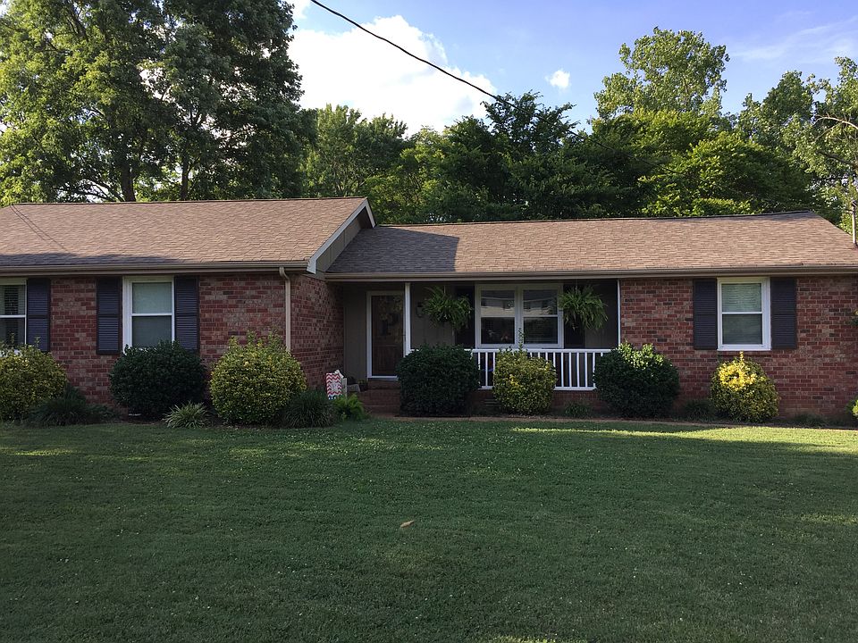 2nd image of 106 Wessington Ct