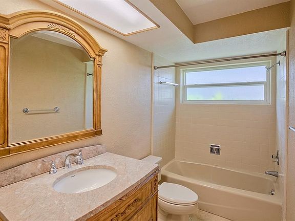 3rd image of 90 Citrus Ct