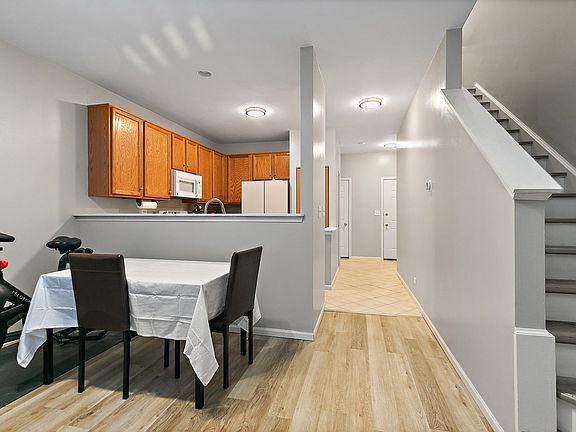 4th image of 1204 Brookdale Dr Unit 1204