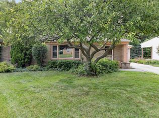 3012 Burrmont Rd, Rockford, IL 61107