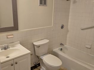 90 Sutton St APT 5A, North Andover, MA 01845