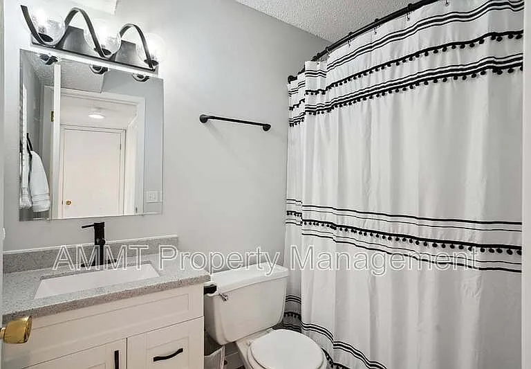 743 Westwinds Dr #1 — Photo 3