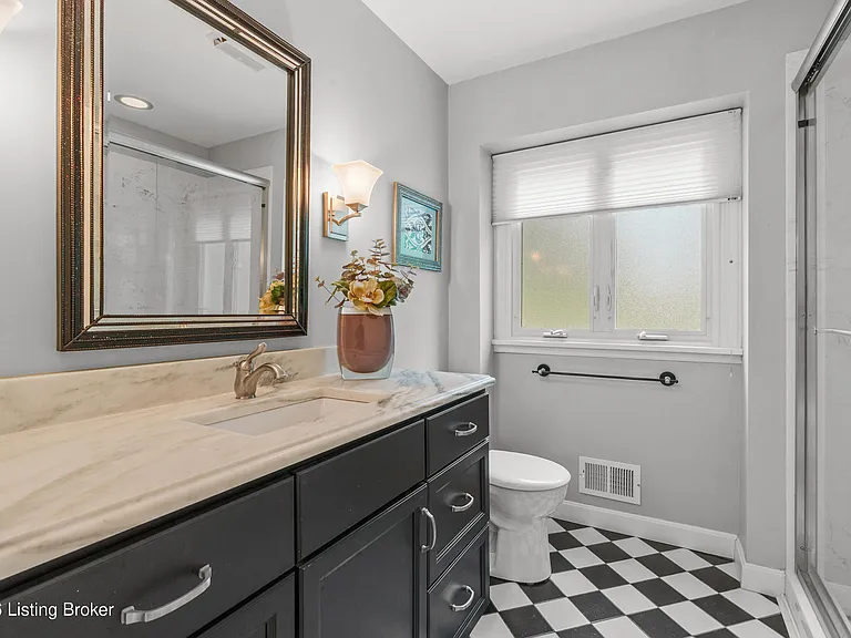 8506 Cheltenham Cir — Photo 15