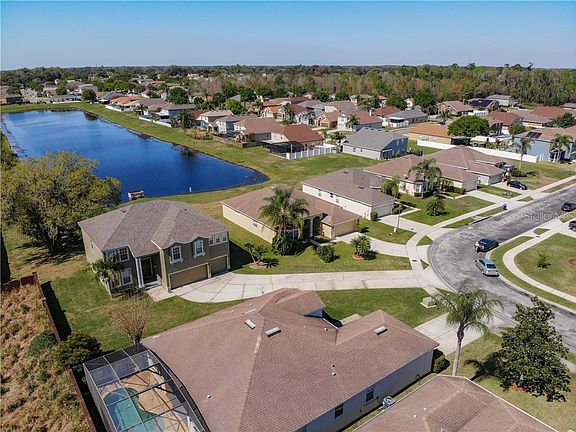3rd image of 281 Magnolia Park Trl