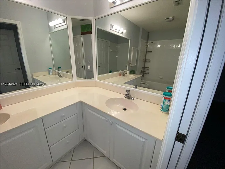 2442 NW 49th Ter #4319 — Photo 10