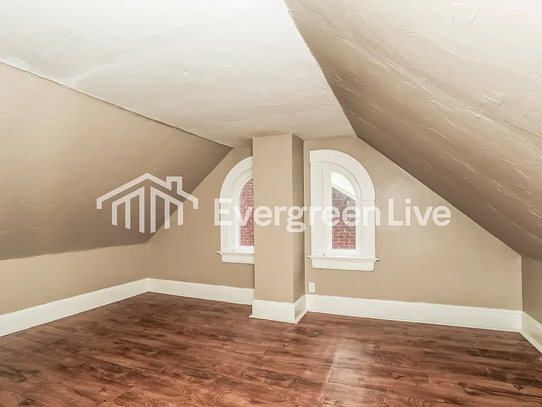 7612 Elizabeth St — Photo 9
