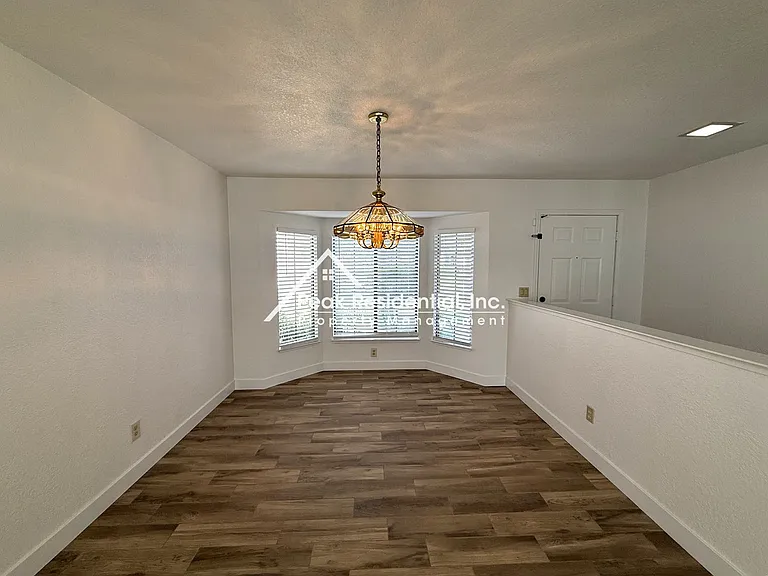 9378 Rolling Glen Ct — Photo 5