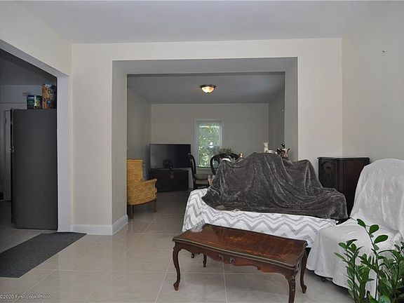 3rd image of 292 Roger Williams Ave