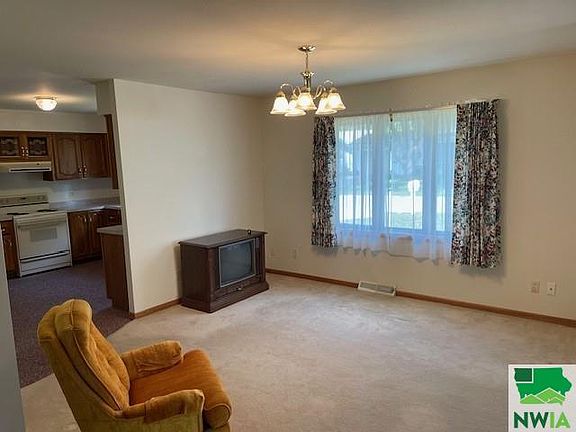 4th image of 306 Haven Ave