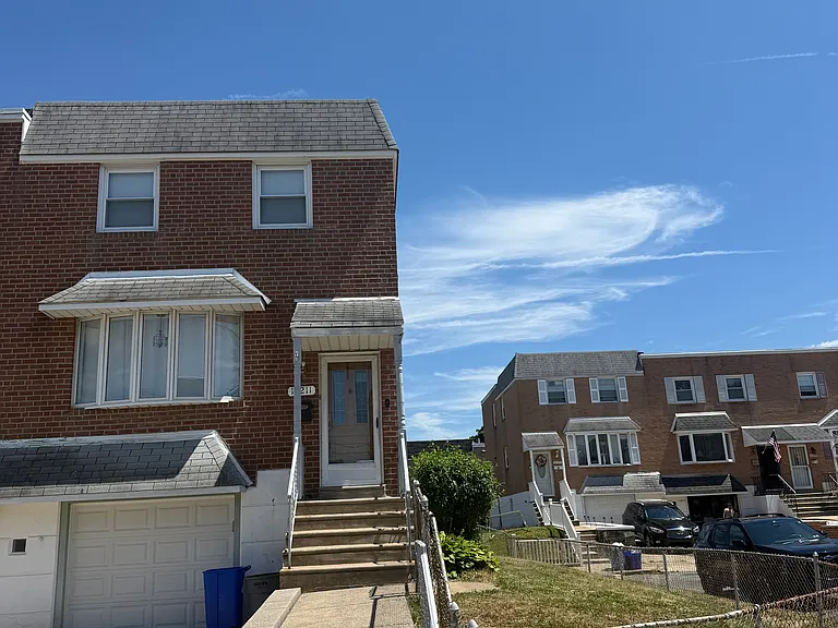 10211 Ambridge Pl — Photo 2