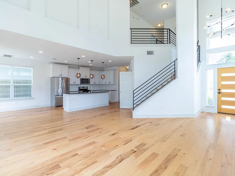 7111 Mowbray St — Photo 3