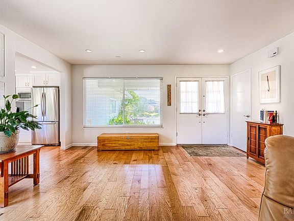 5th image of 240 Oak Shadow Drive
