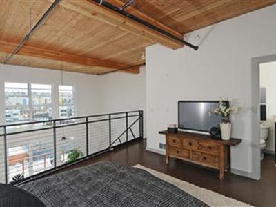 401 9th Ave N APT 610, Seattle, WA, 98109