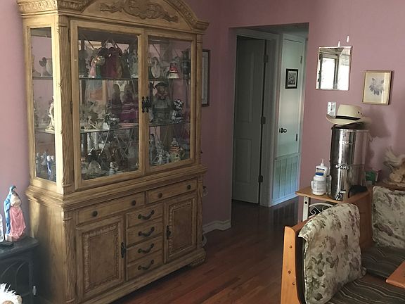 3rd image of 334 Cresham Dr