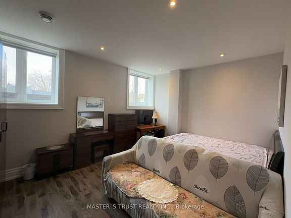 5th image of 35 Jewell St #Basement