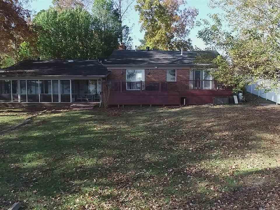 1st image of 656 Lake Dr