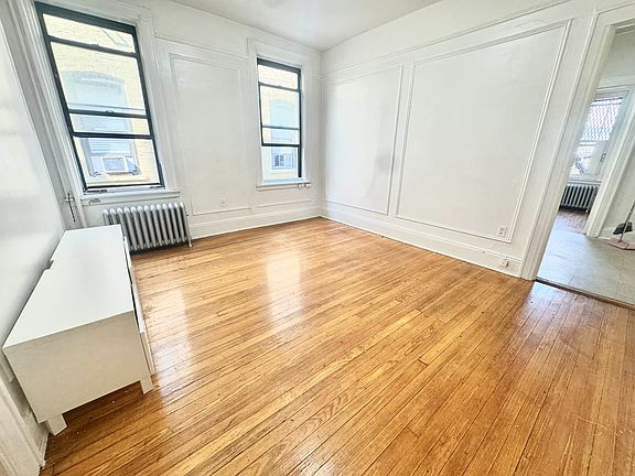 2nd image of 3088 35th St APT 2R