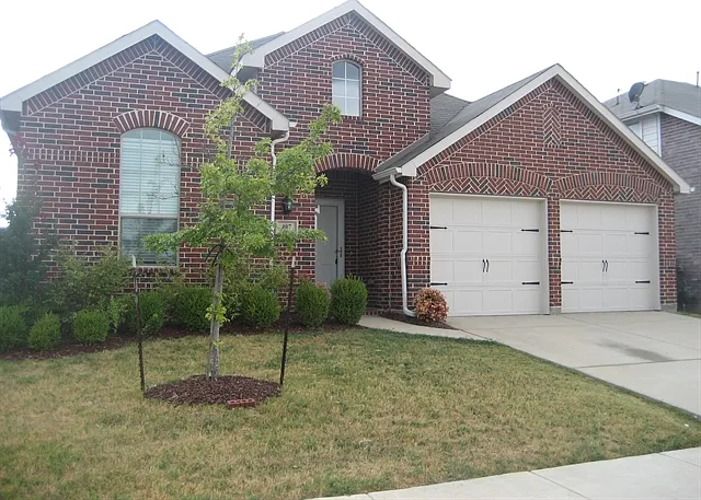 407 Sugarberry Ln — Photo 1