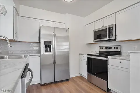 2 bed, 800 sqft, $1,600 — Photo 3