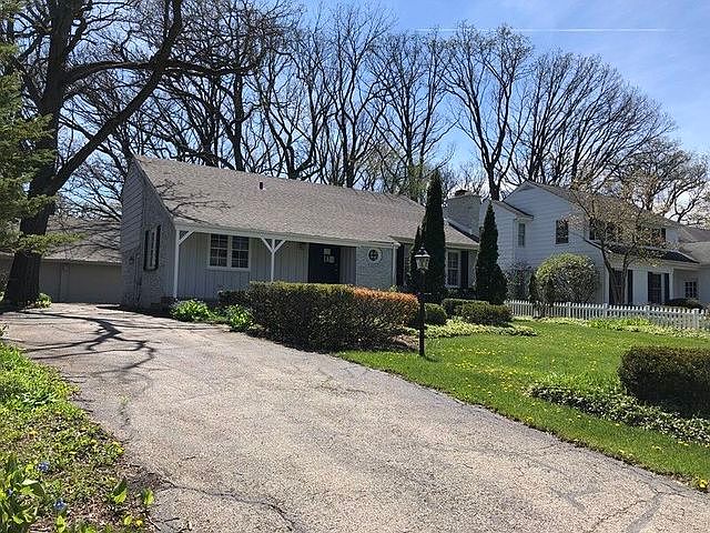 1st image of 105 E Stone Ave