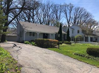 105 E Stone Ave, Lake Forest, IL 60045