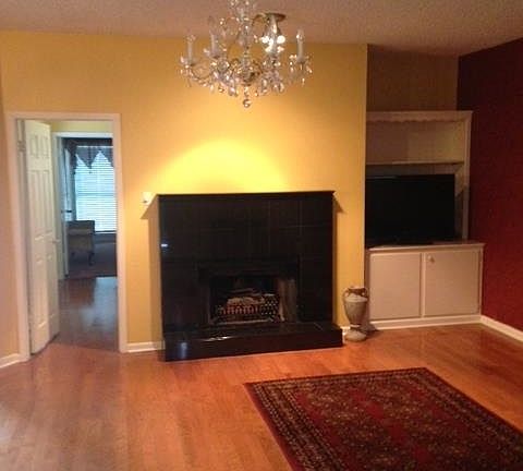 2nd image of 1819 Townhouse Dr Unit B