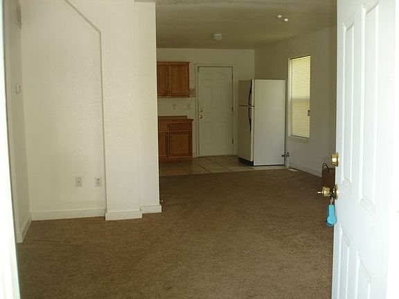 4th image of 3400 E 61st St APT A