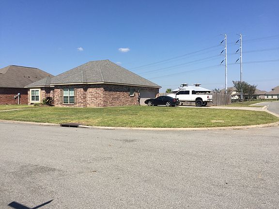 2nd image of 300 Lakefront Dr