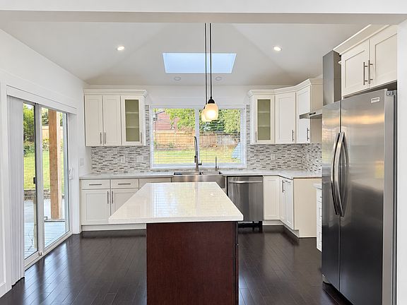 3rd image of 21806 Poplar Way
