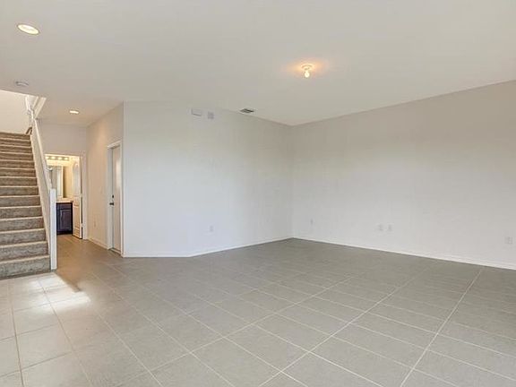 5th image of 1100 NW 33rd St