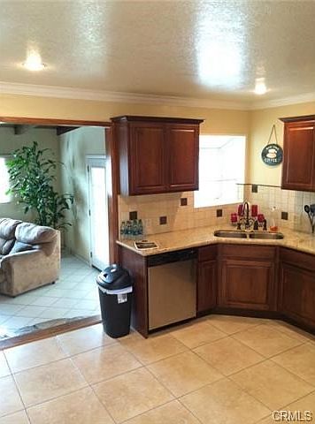 1st image of 1125 E Highland Ct