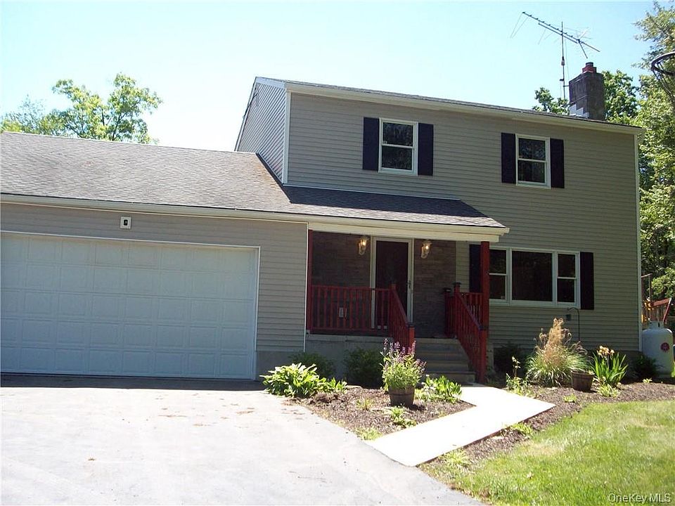 1st image of 6 Regent Dr