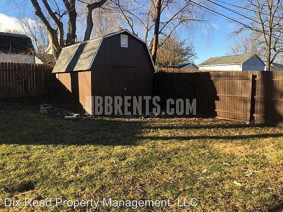 3rd image of 206 Ironwood Dr
