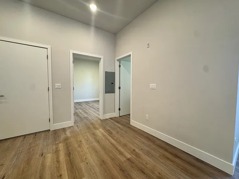 5222-24 Chester Ave #10 — Photo 11