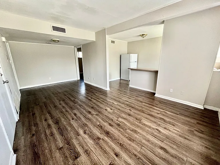 3304 Red River St — Photo 56