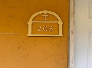 17901 NW 68th Ave APT T203, Hialeah, FL 33015