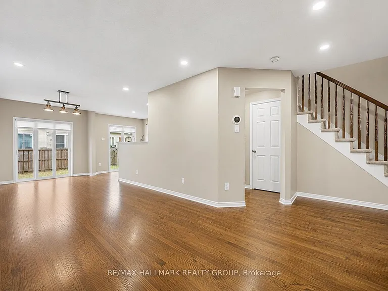 224 Lamplighters Dr — Photo 4
