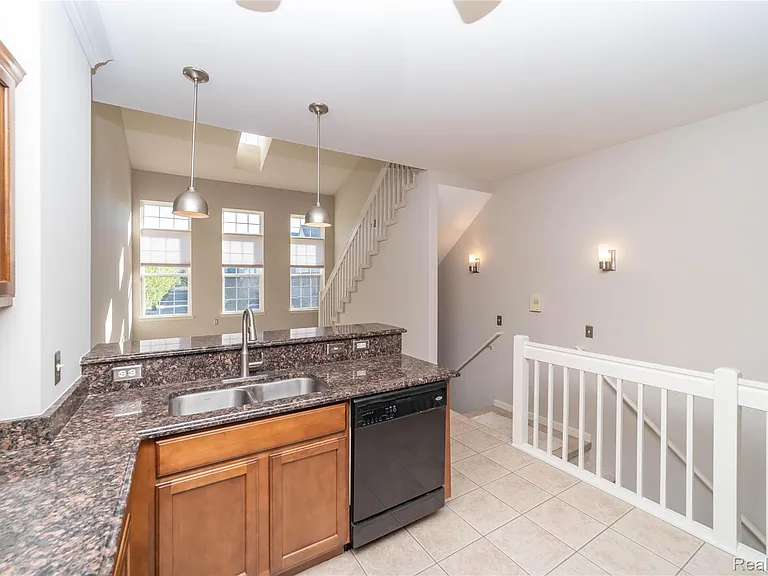 5143 Parsley Dr — Photo 11