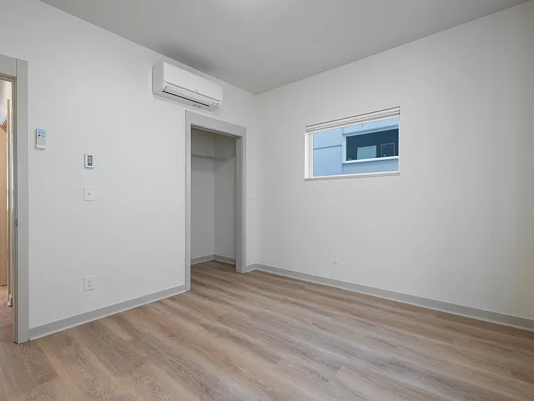 1805A 20th Ave — Photo 14