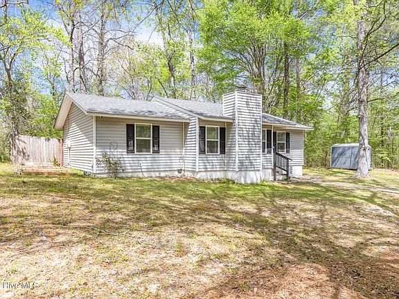 3rd image of 207 Winter Place