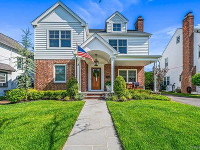 95 Muirfield Road, Rockville Centre, NY, 11570