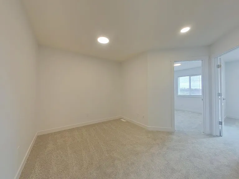 1037 Aster Blvd NW — Photo 7