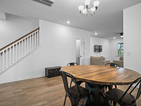 4th image of 114 Haverhill St