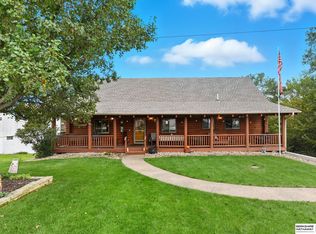 8616 Emerson Rd, Plattsmouth, NE 68048