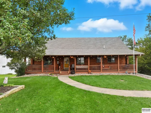 8616 Emerson Rd, Plattsmouth, NE 68048