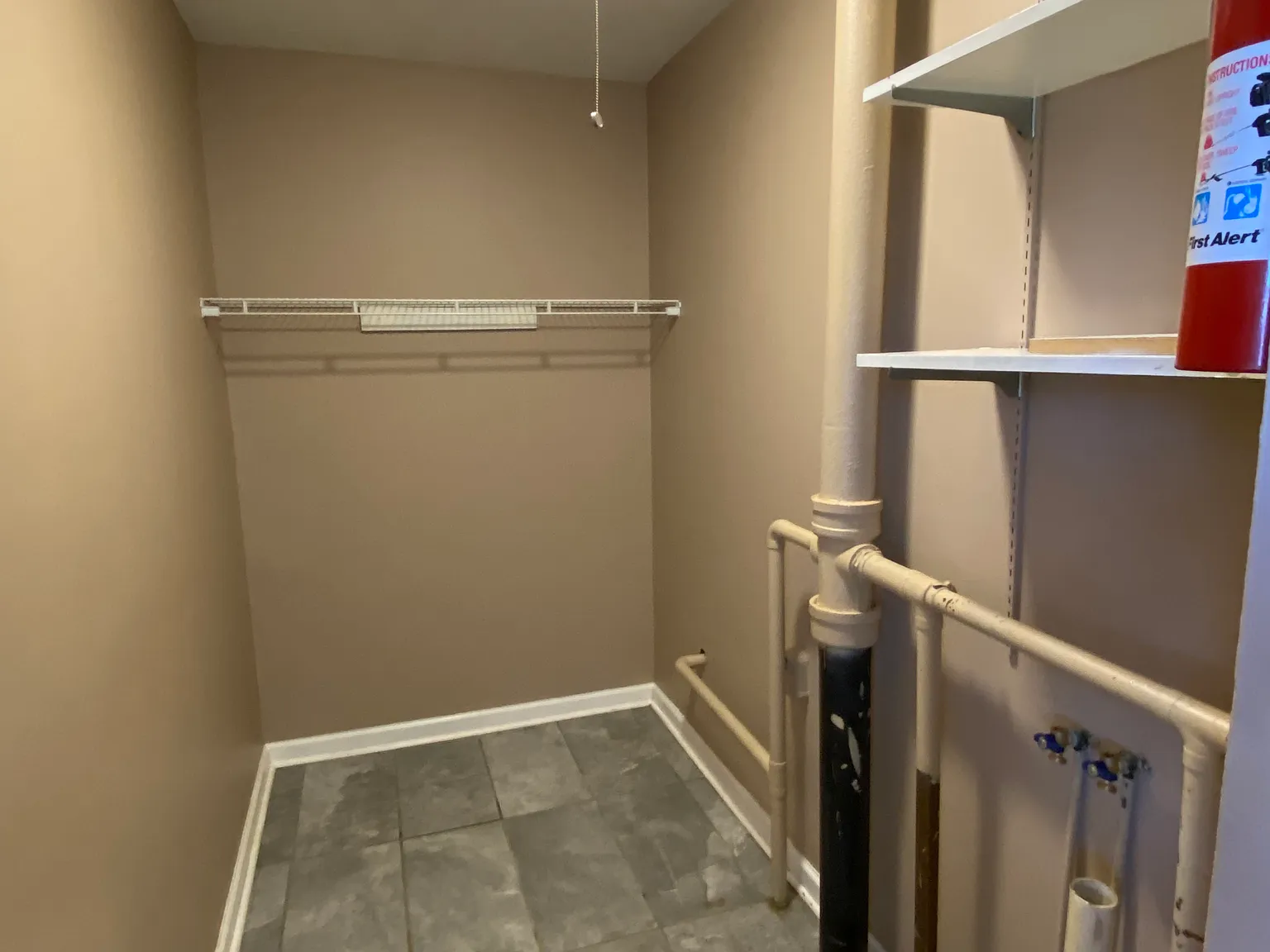 3 bed, 995 sqft, $1,600 — Photo 3