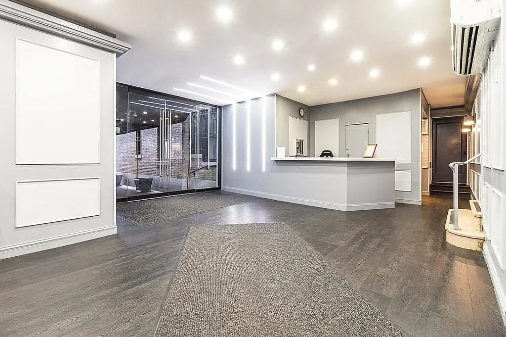 341 West 45th Street — Photo 4