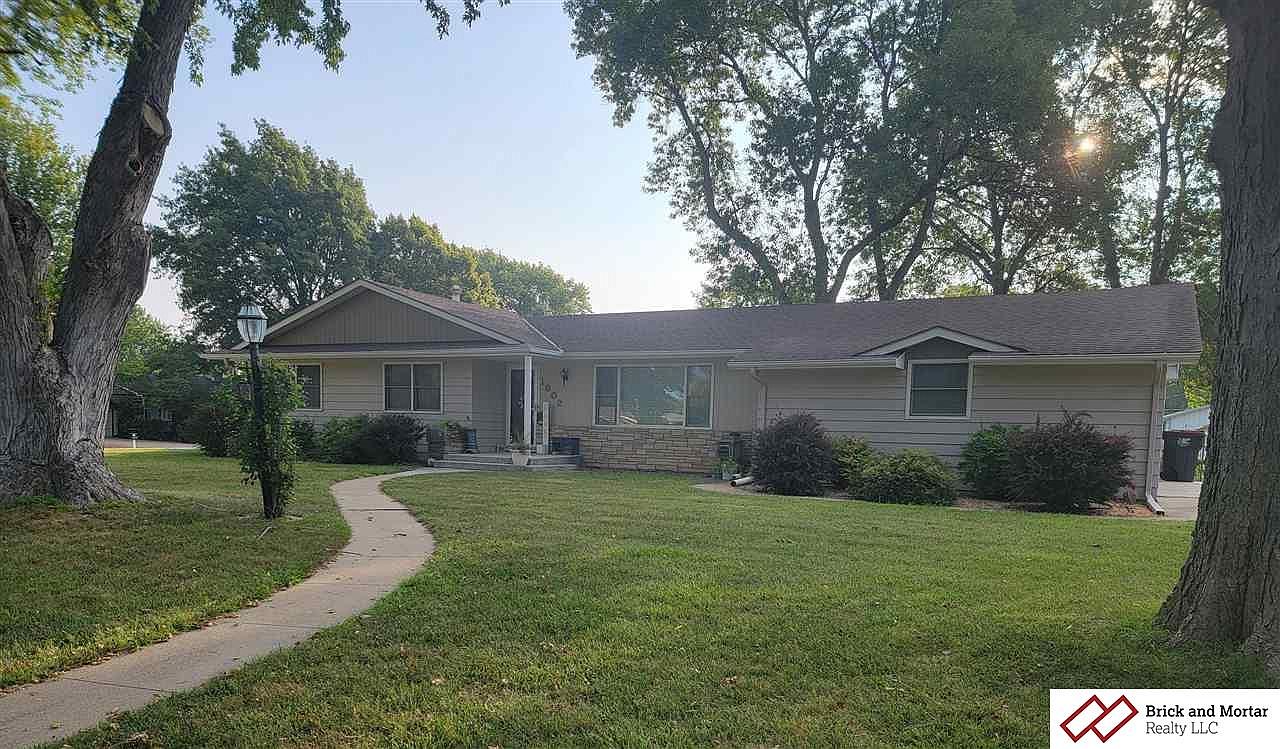 1902 S 2nd St Beatrice NE 68310 Zillow